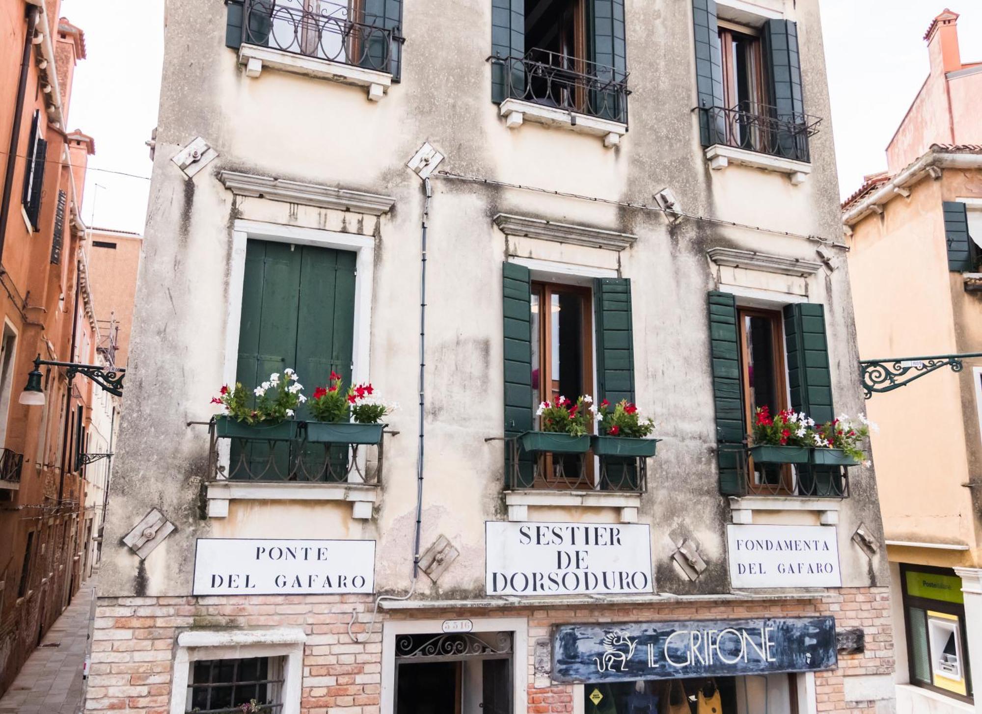 Casanova Ai Tolentini Hotel Venice Exterior photo