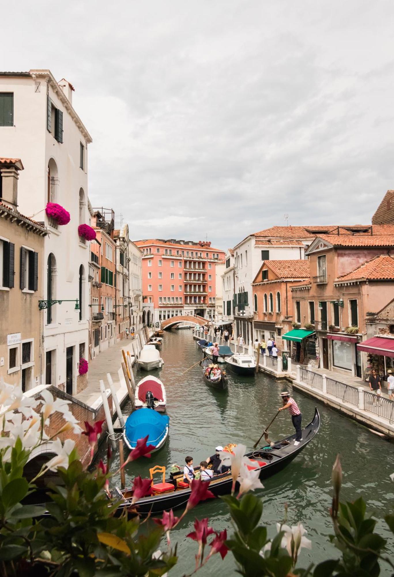 Casanova Ai Tolentini Hotel Venice Exterior photo